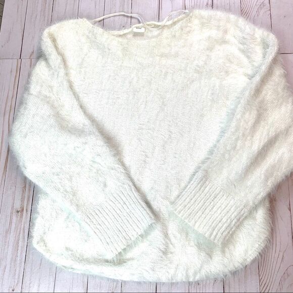 GAP Sweaters - Rare GAP Fuzzy White Sweater Size Small